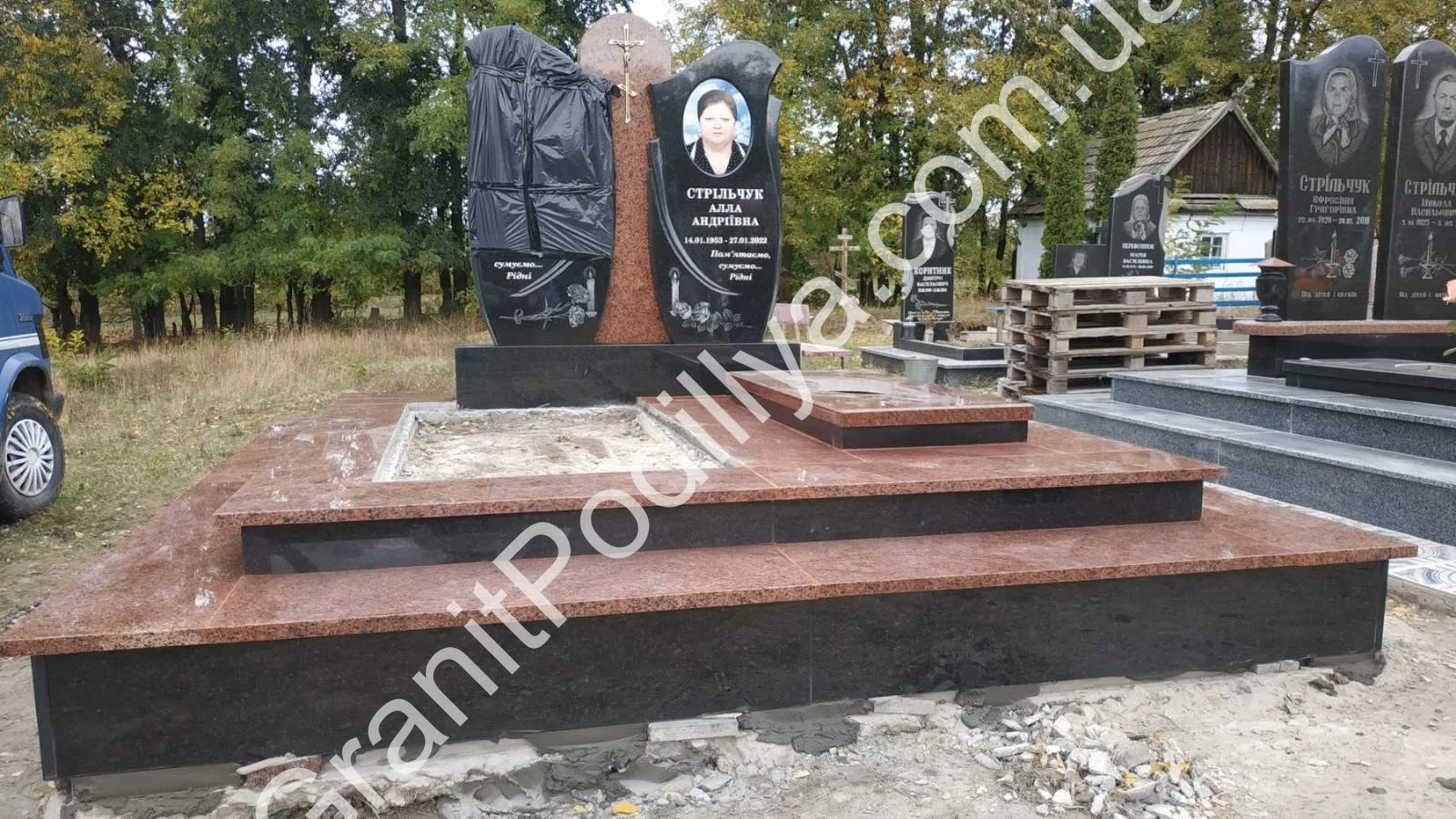 Подвійний пам'ятник з граніту - Кам'янець-Подільський | GranitPodillya